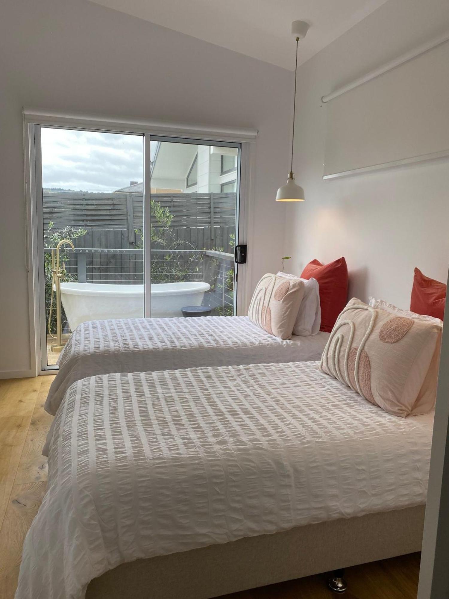 Chic Seaside Gem * Safety Beach